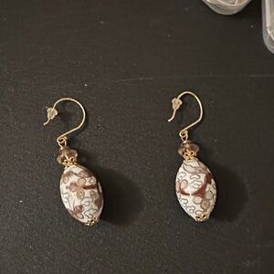 Elegant Gold and Brown Earrings